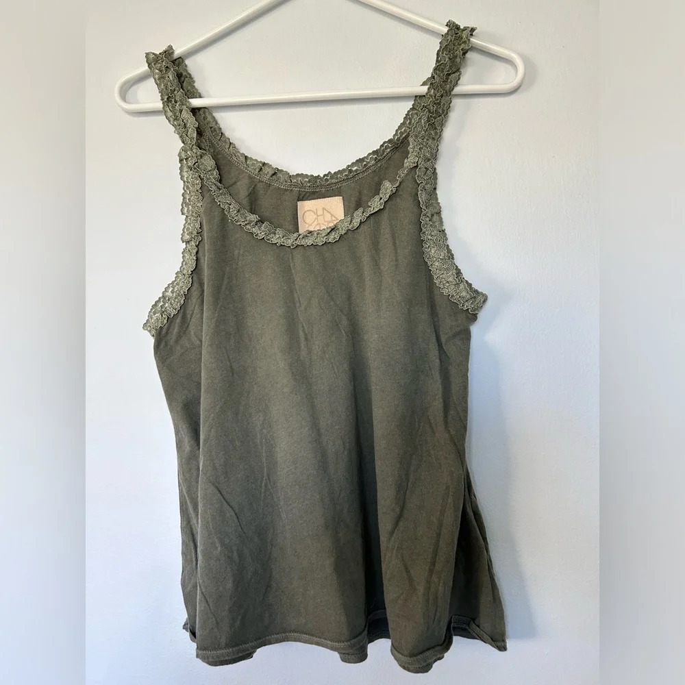 New Chaser lace trim gray tank XS S